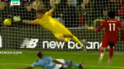 Claudio Bravo no ha tneido un debut feliz en la presente Premier League