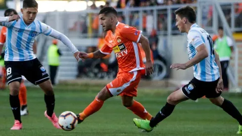 Magallanes y cobreloa jugarán en La Pintana en el regreso del fútbol