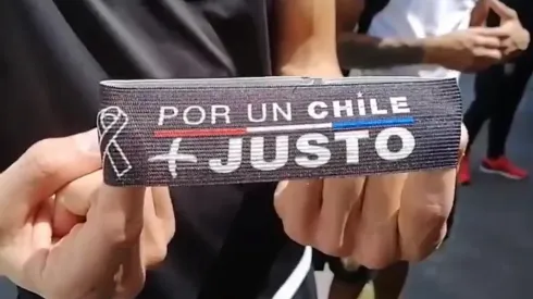 El brazalete del fútbol chileno.