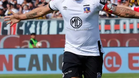 Llegó el momento de jugar contra las leyendas de Colo Colo junto a MG.