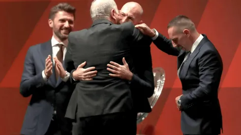 Robben y Ribéry aparecen en la despedida de Uli Hoeness