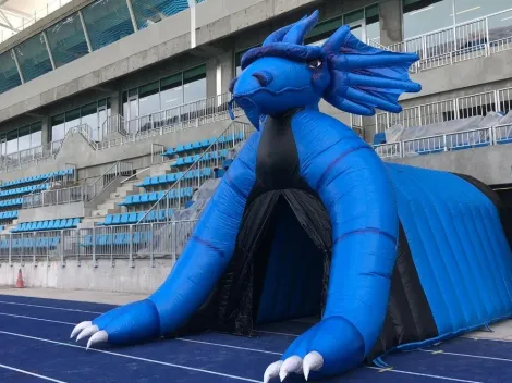 Deportes Iquique presenta una manga estilo dragón