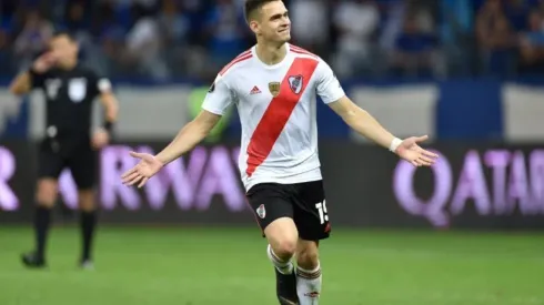 El colombiano Santos Borré le toca la oreja a Boca Juniors