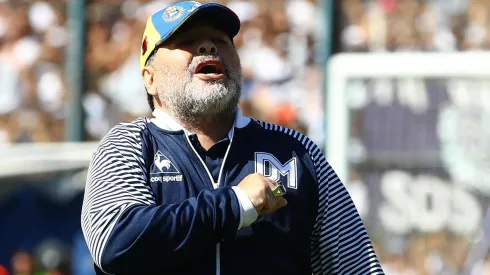 Diego Maradona vuelve a Gimnasia tras su renuncia.
