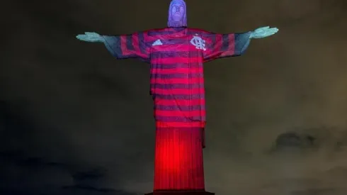 El Cristo Redentor con los colores del Mengao.