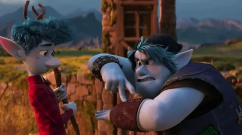 Tom Holland y Chris Pratt le entregan las voces a los protagonistas.