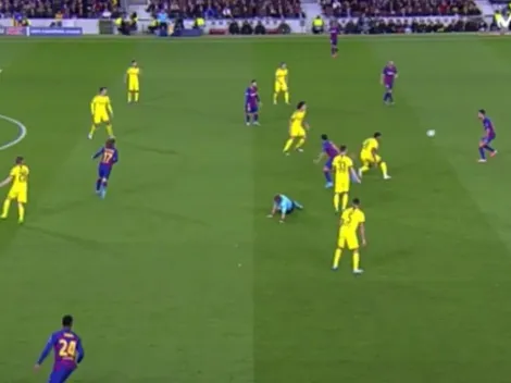 Al suelo y mareado: Suárez le da flor de pelotazo en la cara al árbitro