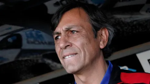 Hugo Vilches alcanzó a dirigir solo un partido en Curicó Unido