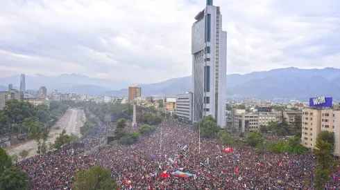 ¿Cómo se cambia el nombre de Plaza Baquedano a Plaza Dignidad?
