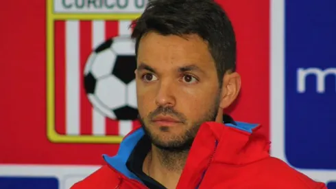 Larcamón presentado en Curicó.