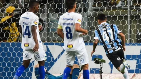 Cruzeiro pierde con Gremio y queda al borde del descenso.