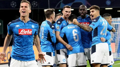 Napoli golea al Genk y avanza a octavos de final de Champions