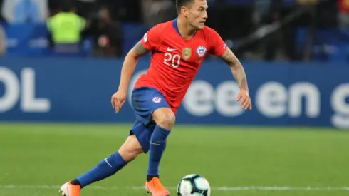 Charles Aránguiz puede disputar los Juegos Olímpicos si Chile se clasifica