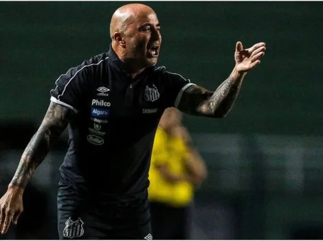 Esto ya lo vi: Sampaoli demanda a Santos para evitar pago por irse del club