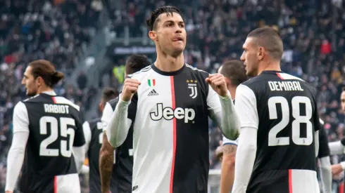 CR7 adelanta a la Juve con un doblete en el primer tiempo