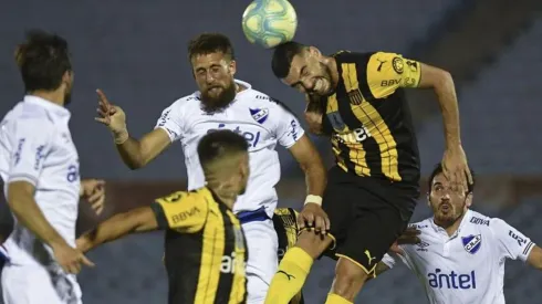 Nacional y Peñarol nuevamente se enfrentan por la semifinal del torneo charrúa.