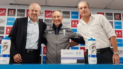 Holan fue presentado en la UC