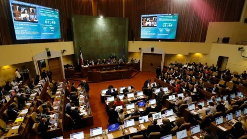 Habrá proceso constituyente, pero sin paridad de género ni cupos para pueblos originarios