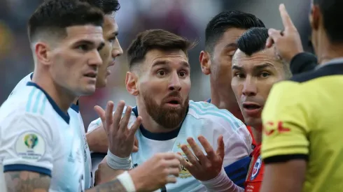 Messi y el Pitbull a los empujones en Copa América 2019.