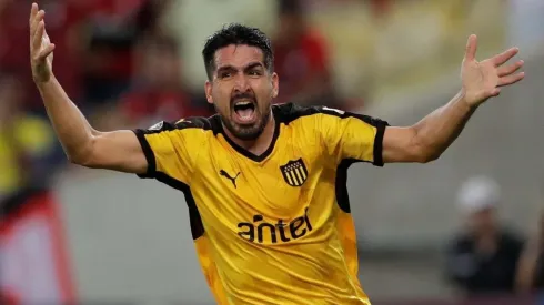 El delantero se acerca a pasos agigantados a Macul.