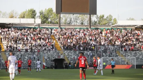 La gente se manifestó en el Monumental.