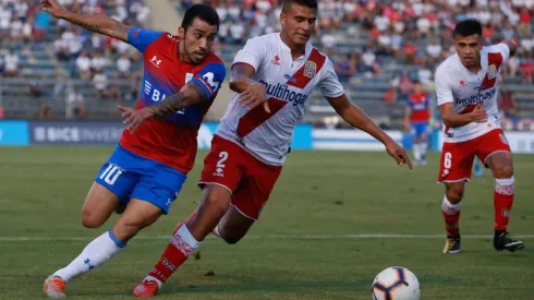 Universidad Católica festeja la estrella 14 con un trabajado triunfo ante Curicó Unido