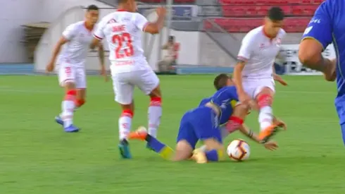 Jugador de Barnechea queda noqueado después de recibir fuerte golpe en su cabeza