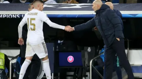Zinedine Zidane le presta ropa a Federico Valverde: "Es una falta grosera pero había que hacerla"