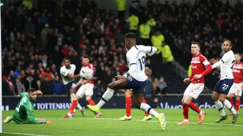 Tottenham vence al Middlesbrough y avanza en la FA Cup