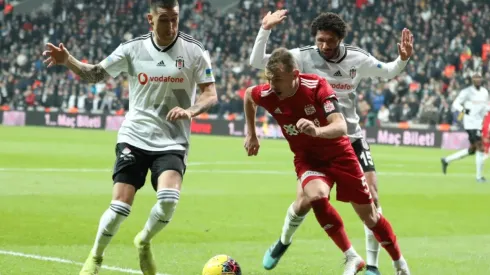 Besiktas de Enzo Roco cae y se aleja de los líderes en Turquía