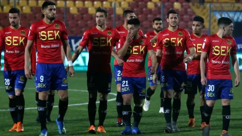 Unión se estrenó con un trabajado triunfo sobre Iquique, mientras su dirigencia sigue la disputa con la U.