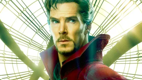 Sam Raimi negocia para dirigir "Doctor Strange 2"