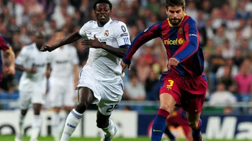 Emmanuel Adebayor cuando defendía la camiseta del Real Madrid