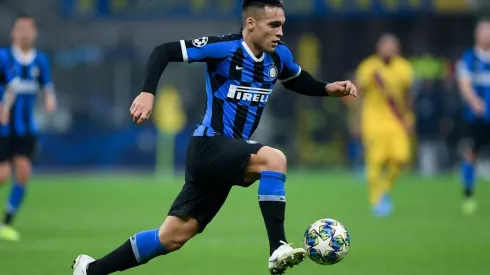 Lautaro Martínez con la camiseta de su actual equipo Internazionale