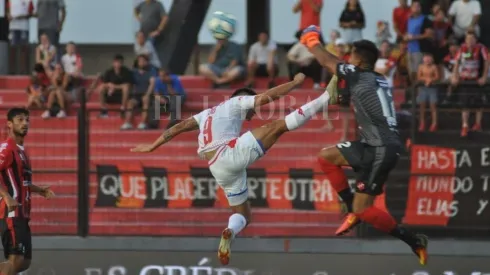 Karate Kid se queda chico ante la violenta patada de Walter Bou