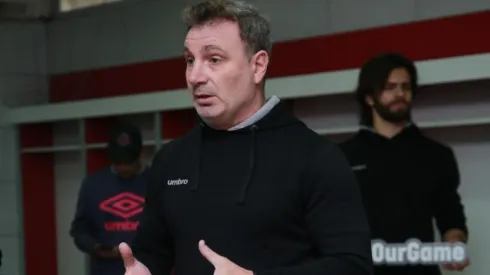 El excampeón de la Copa Libertadores se refirió tanto al presente deportivo de Colo Colo como a la oportunidad que pueden tener los jóvenes de las futuras generaciones.