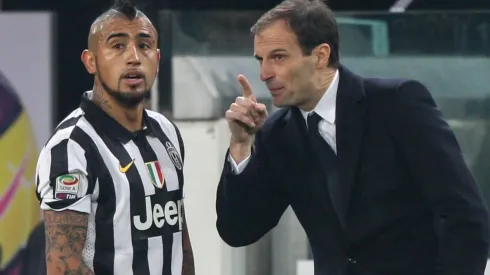Allegri junto a Arturo Vidal en la Juventus