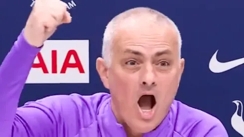 Simplemente Mourinho: grupo de niños interrumpe su conferencia y se pone a jugar con ellos