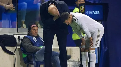 Zidane consuela a Hazard luego de salir lesionado ante el Levante