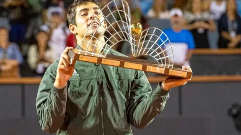 Garín y el trofeo de Río.