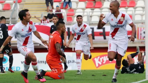 Curicó le propina su cuarta derrota en fila al Colo Colo de Mario Salas.