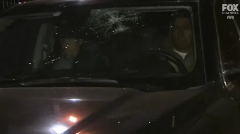 Así quedó uno de los automóviles que trasladaba al equipo de Ricky Marin a la Quinta Vergara el domingo pasado.