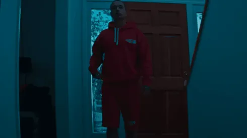 J Balvin se convierte en un "trágico fantasma" para su nuevo clip