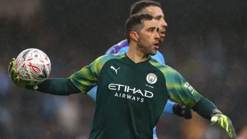 El portero irá por el tricampeonato del City.