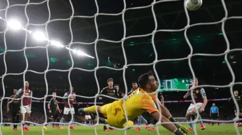 Pep Guardiola en llamas con Claudio Bravo: "Es uno de los mejores profesionales que he visto"