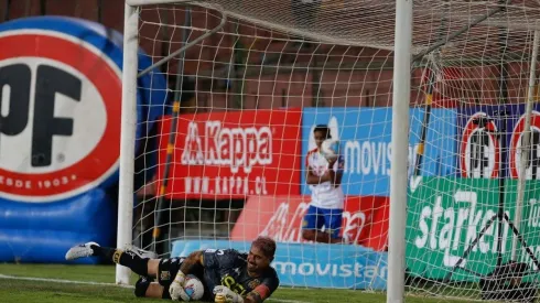 El Mono Sánchez contuvo el penal