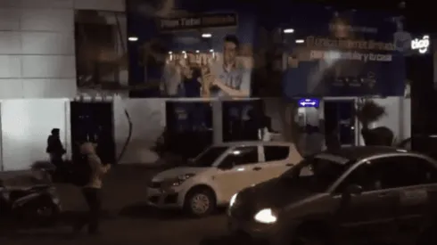 Los hinchas albos fueron atacados