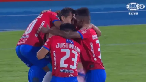 El aviador festeja contra Colo Colo.