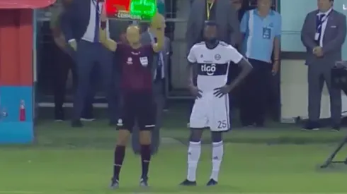 Emmanuel Adebayor debuta en Copa Libertadores con un empate ante Delfín