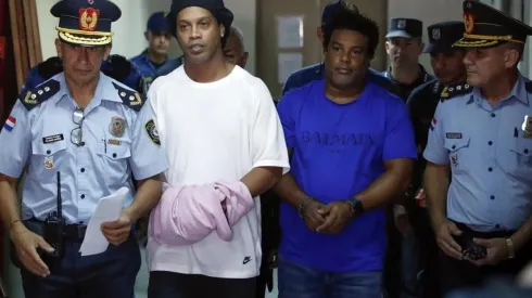 Dinho seguirá detenido en Paraguay.